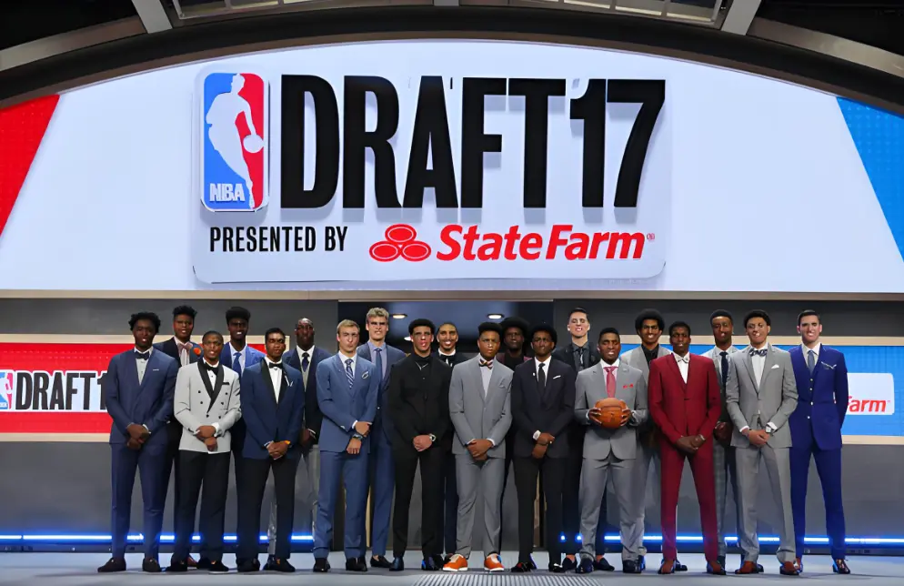 创盈中心 六年后！重排2017年选秀：谁翻了？谁跌了？